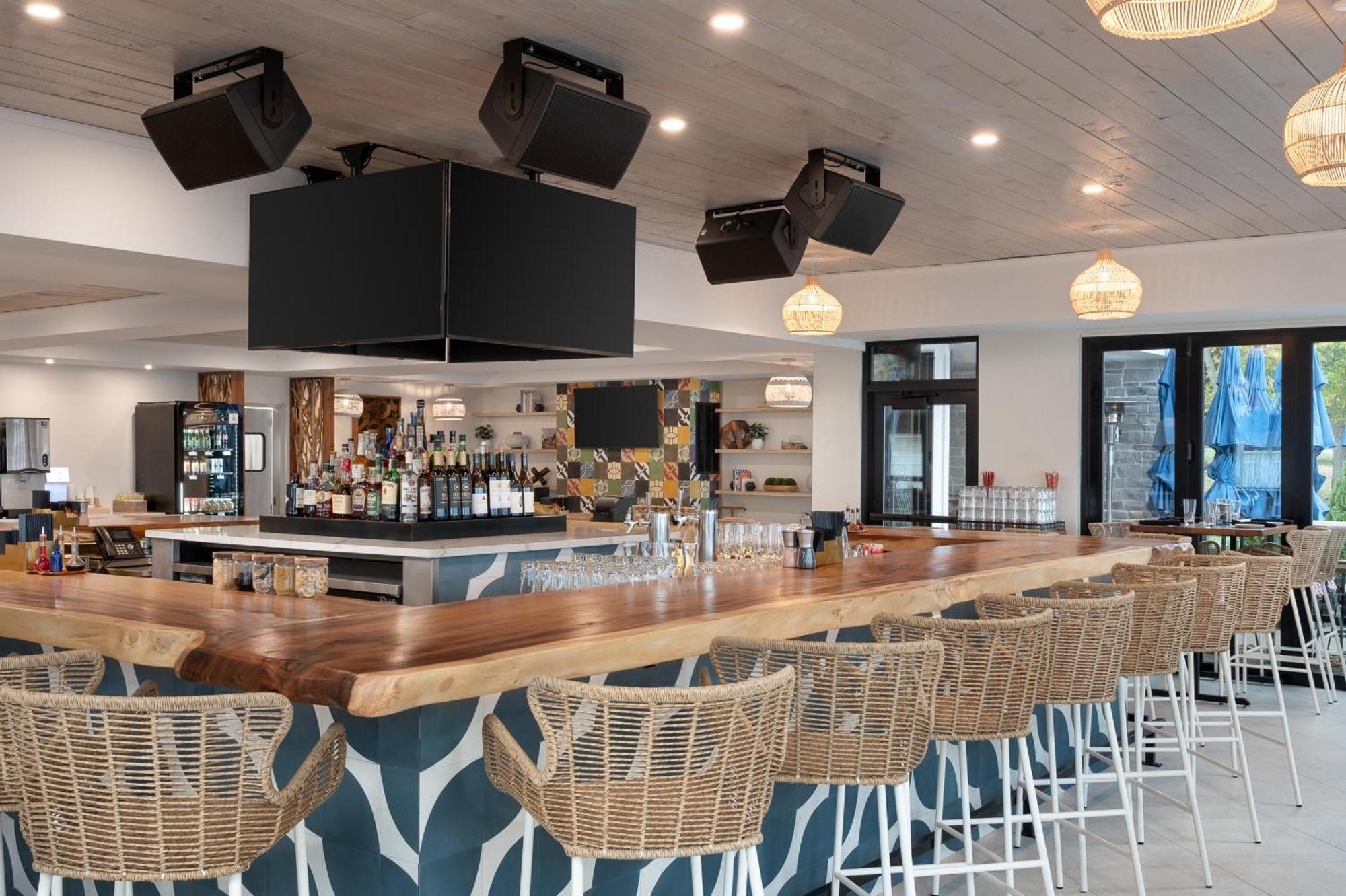 The Wave At Marblehead Hotel Exterior photo